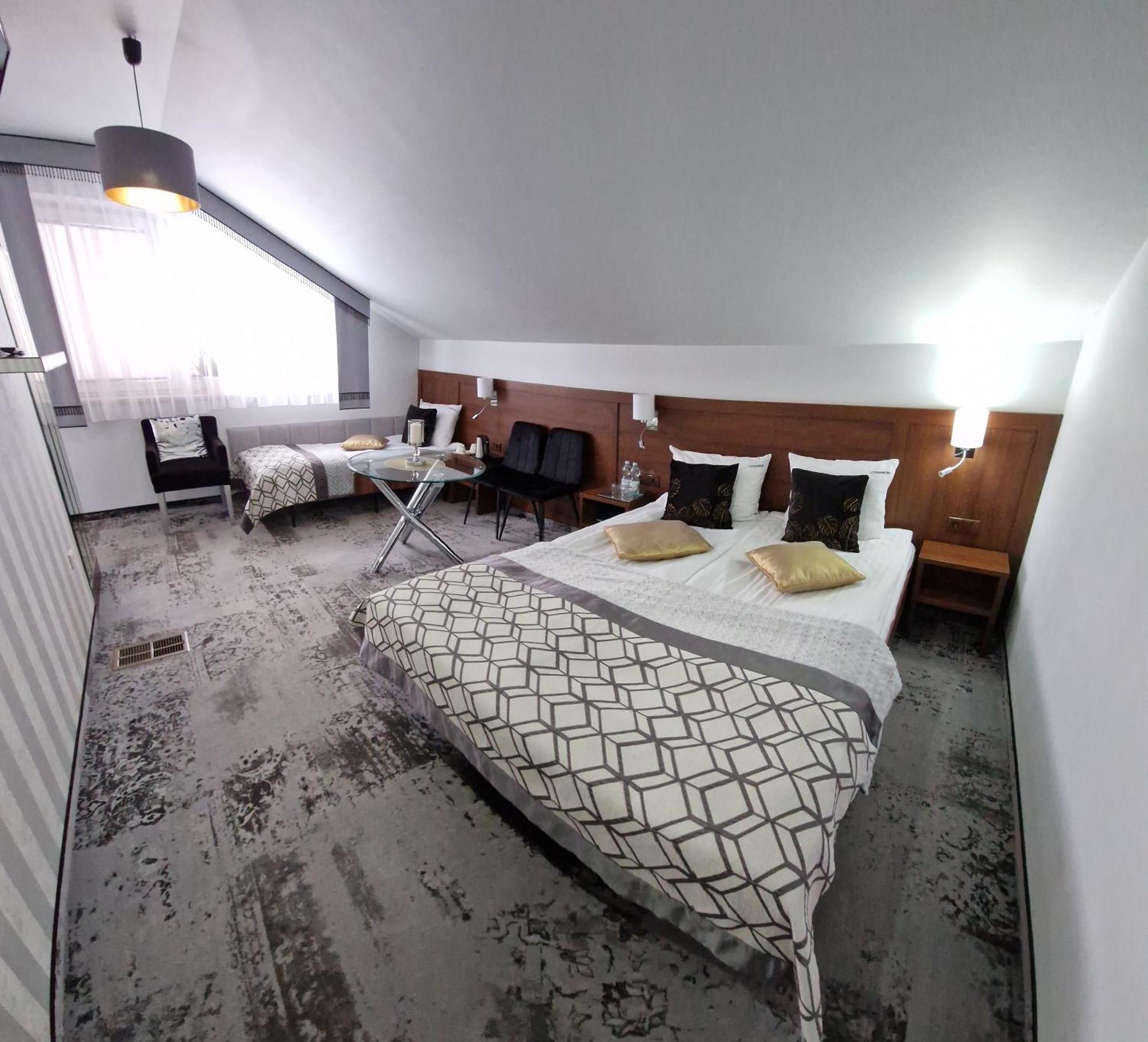 Cynamon Hotel Nowy Sacz Exterior photo