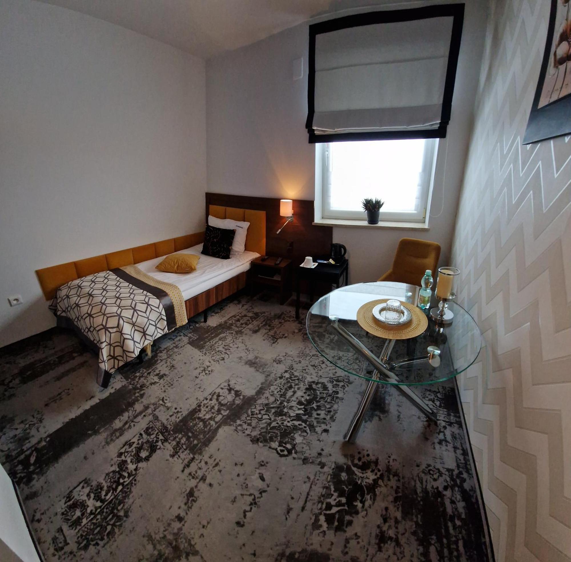 Cynamon Hotel Nowy Sacz Exterior photo