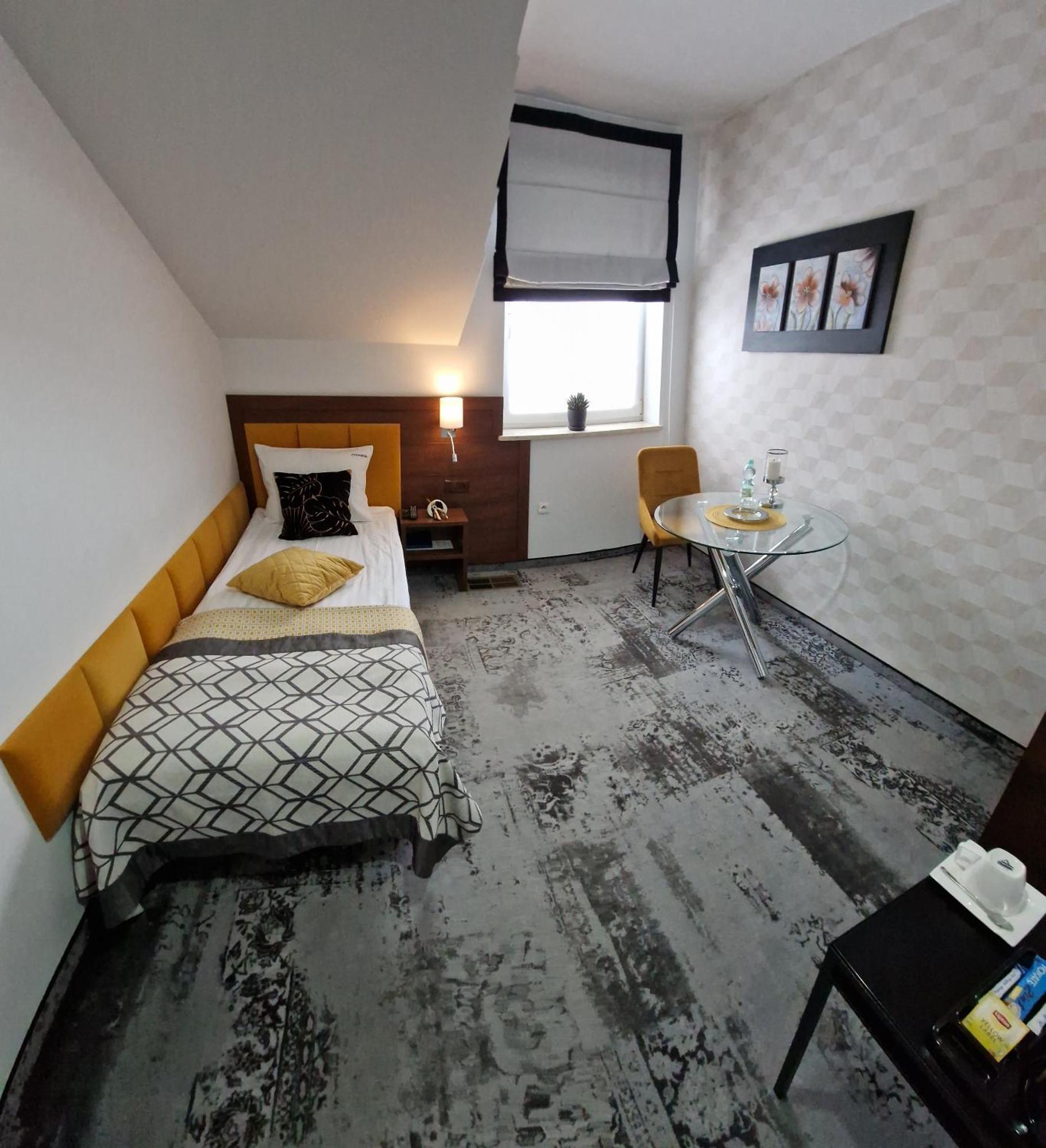 Cynamon Hotel Nowy Sacz Exterior photo